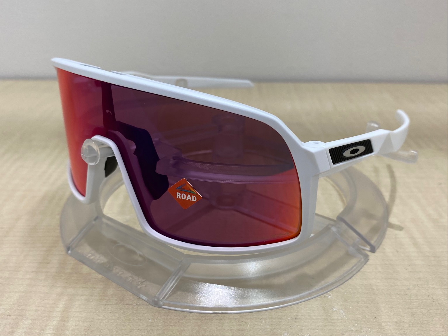 OAKLEY SUTRO