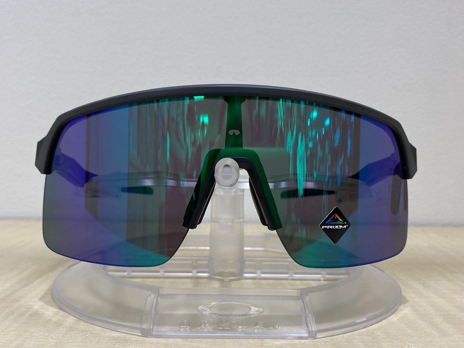 OAKLEY SUTRO