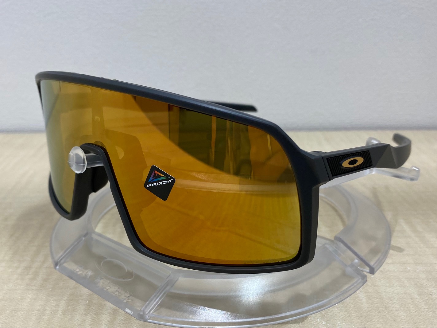 OAKLEY SUTRO