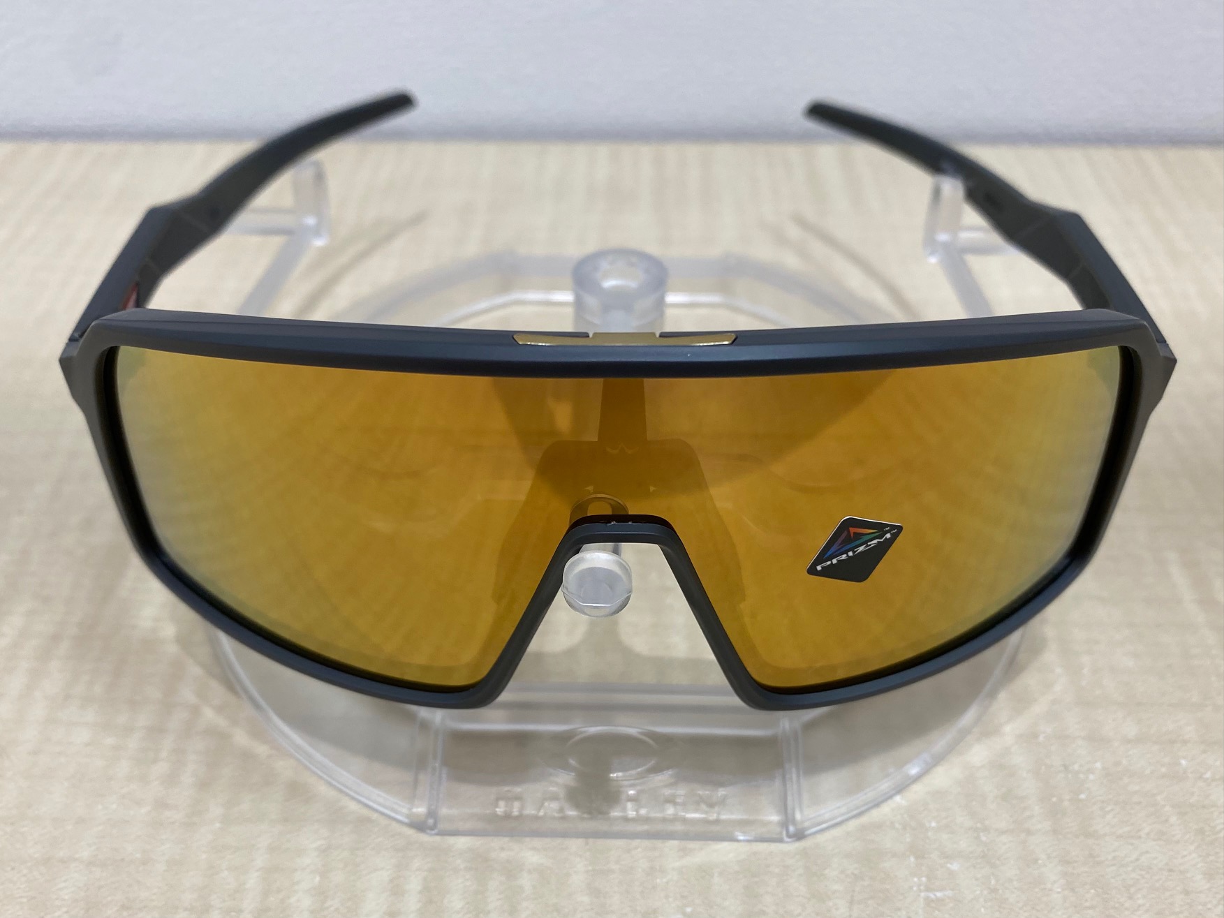 OAKLEY SUTRO