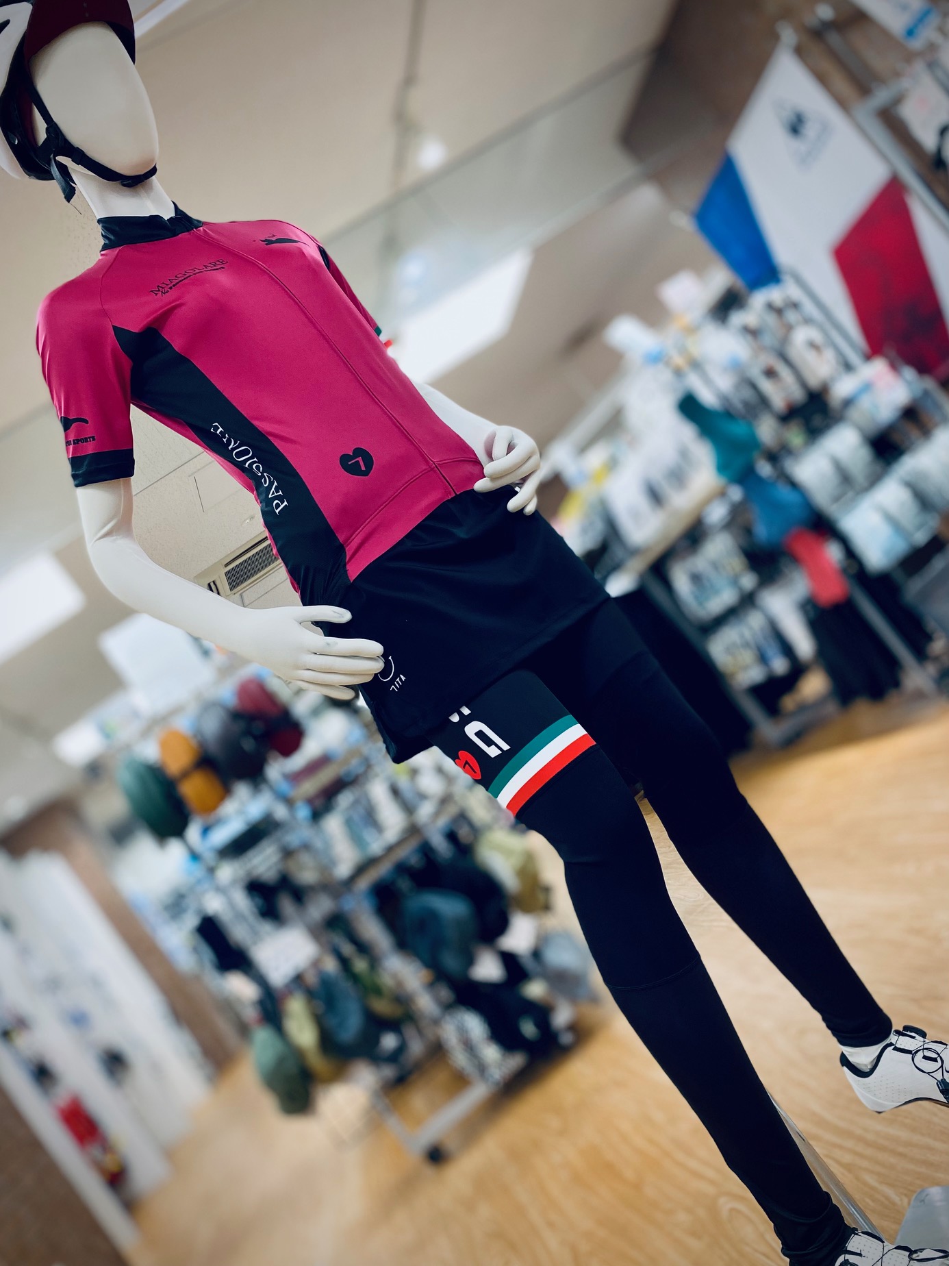 お待たせしました！7ITAから、レディースの春夏ボトムスが入荷しました！ | サイクルウェアのことならY's Road 名古屋ウェア館