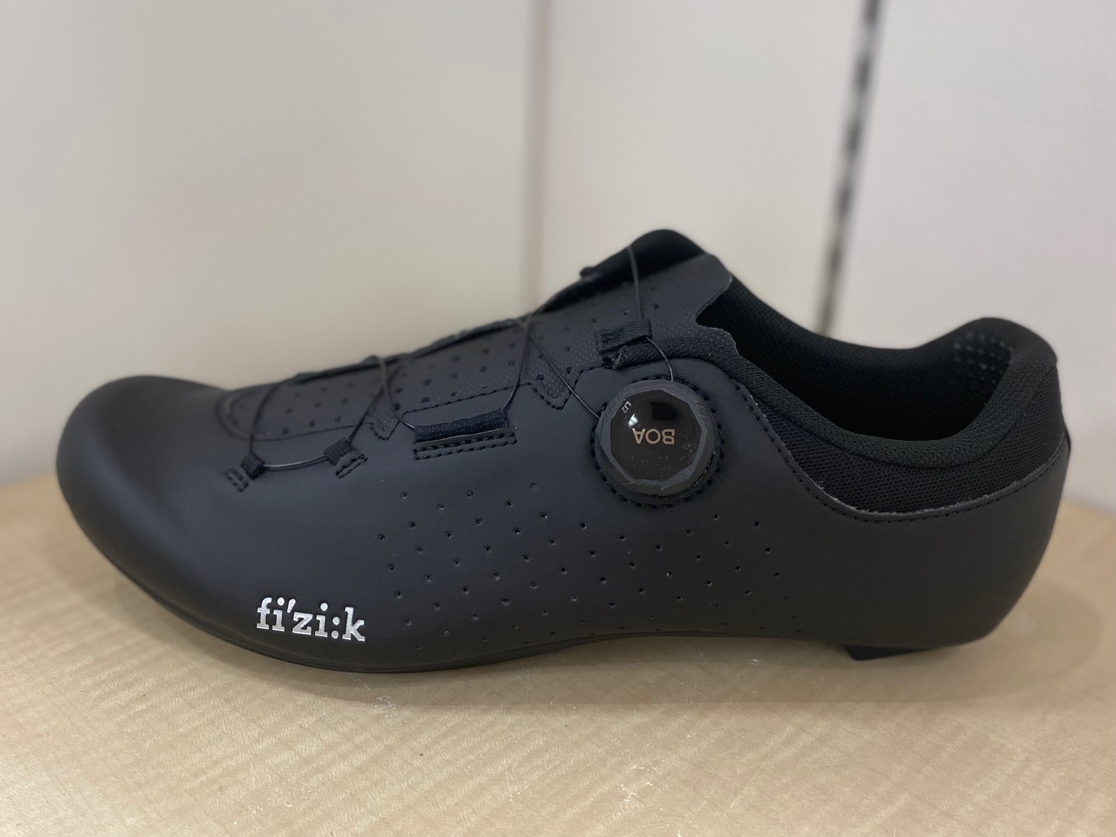 fi'zi:k VENTO OMNA
