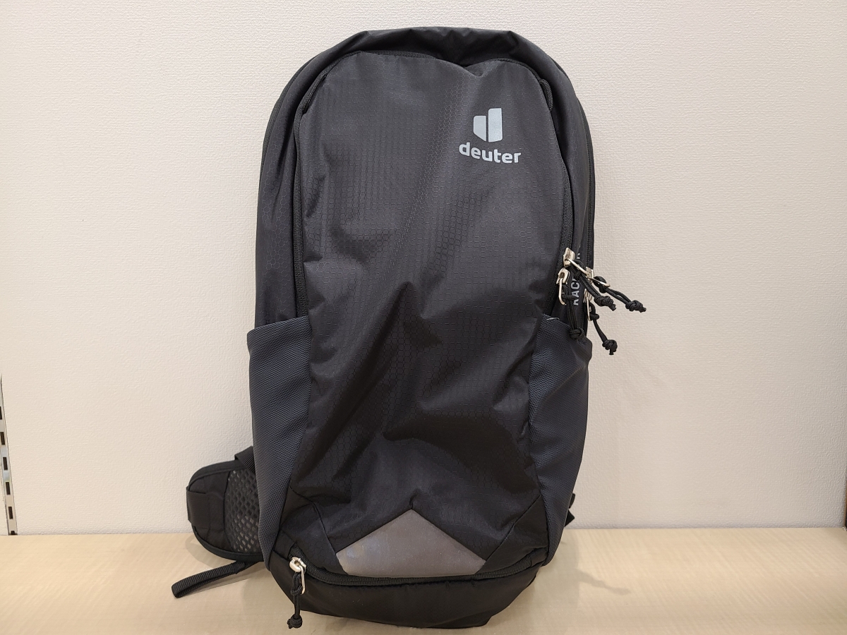 通気性抜群！背中が蒸れない定番バックパック　DEUTER RACE AIR 10 | サイクルウェアのことならY's Road 名古屋ウェア館