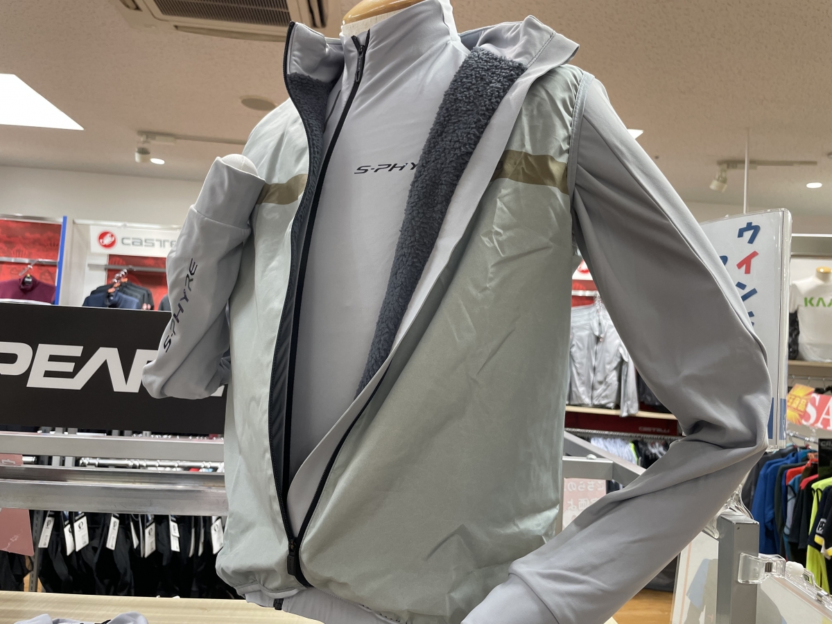 普通のジレとは一線を画す！保温性が抜群に高い防風裏起毛仕様でオシャレに快適な冬サイクリングを楽しもう！ | サイクルウェアのことならY's Road 名古屋ウェア館