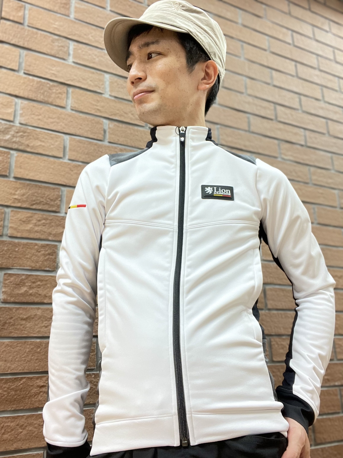 KAPELMUUR LION DE カペルミュール 2023年 秋冬 FW AW 新作 新入荷 新商品 ベスト ジレ ウインドブレーカー ウォームジャージ コーデュラ 裏起毛 レイヤリング ジャケット サイクリング ワイズロード 着てみた lijk1017 クロスオーバー ウインドシールドジャケット ロングライド スズカ8時間エンデューロ