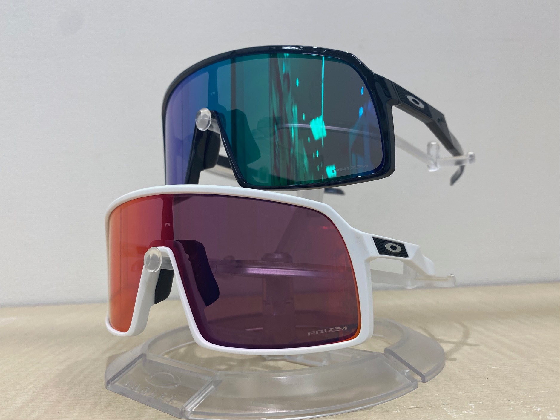 OAKLEY SUTRO