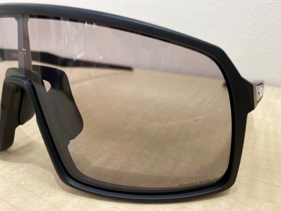 【続・入荷速報】話題の新レンズ「PRIZM SLATE」搭載アイウェアもやってきました！【OAKLEY】 | サイクルウェアのことならY's Road 名古屋ウェア館
