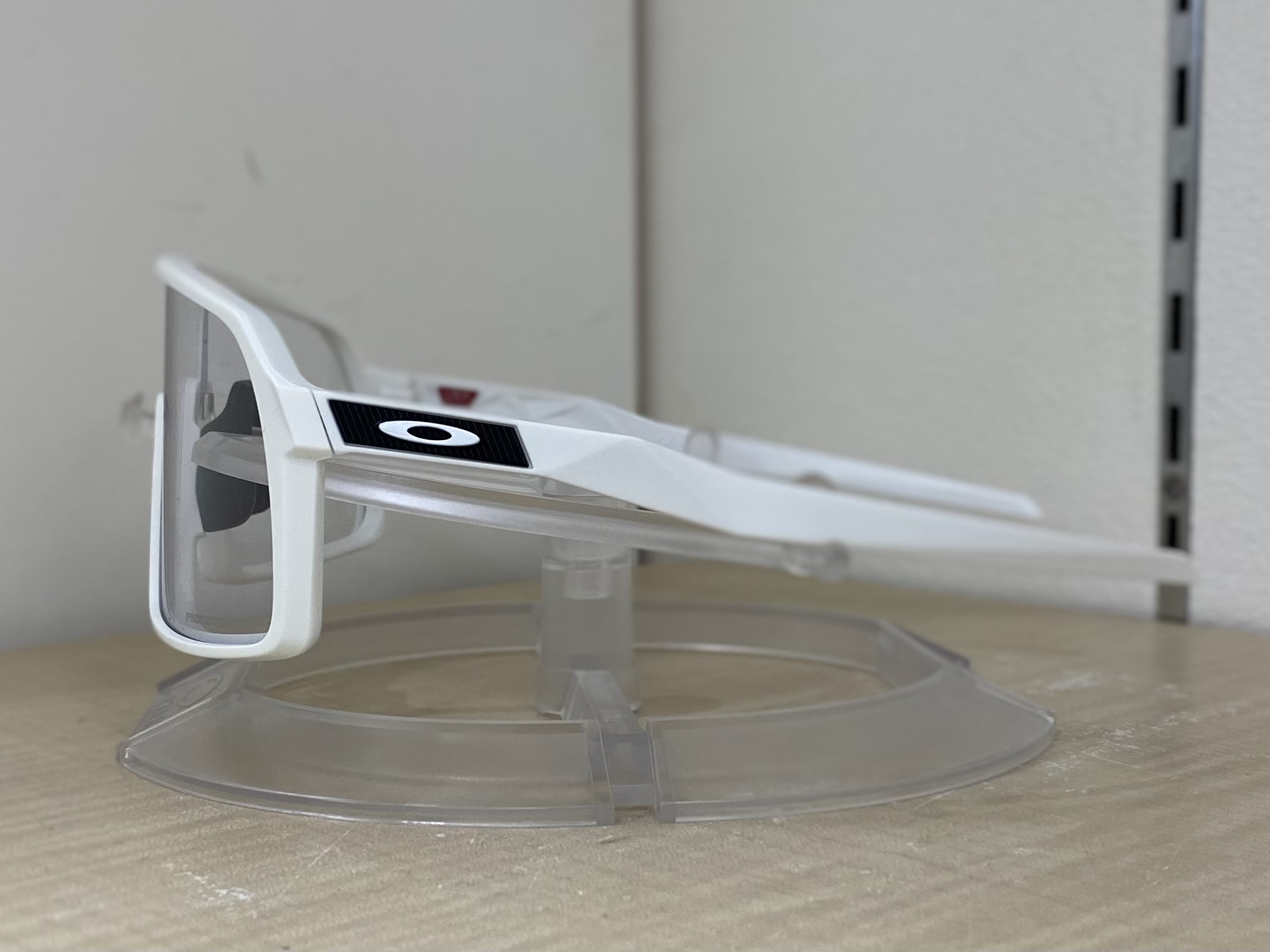 OAKLEY SUTRO