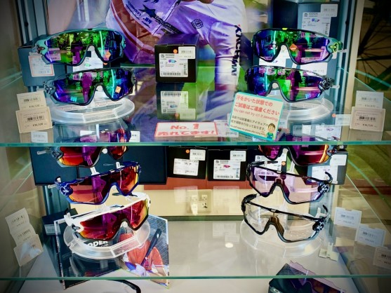 【続々・入荷速報】Y’s Road 名古屋限定カスタムモデルJawbreaker！！【OAKLEY】 | サイクルウェアのことならY's Road 名古屋ウェア館