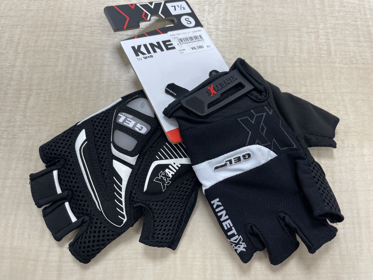 毎年人気！当店最強クラスのロングライド適性を持ったグローブが今年も入荷しました！※すでにサイズ欠け有り | サイクルウェアのことならY's Road 名古屋ウェア館