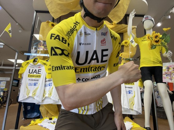 超限定！ツール総合優勝記念のUAEジャージが入荷！チームメイト気分で盛り上がろう♪ | サイクルウェアのことならY's Road 名古屋ウェア館