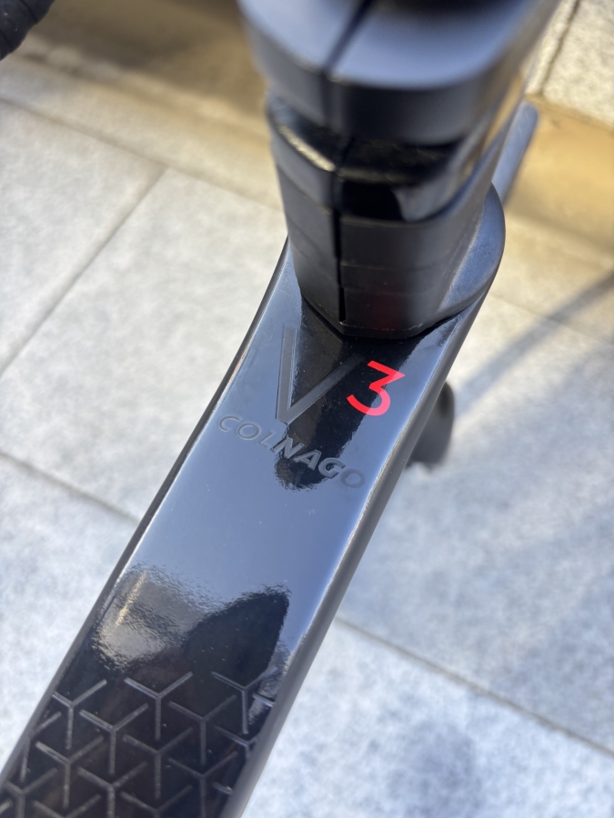 【V3】デザイン・スペック・コスパと3拍子揃ったあのモデルがラスト1台！！ | 東海地区で自転車をお探しならY's Road 名古屋本館