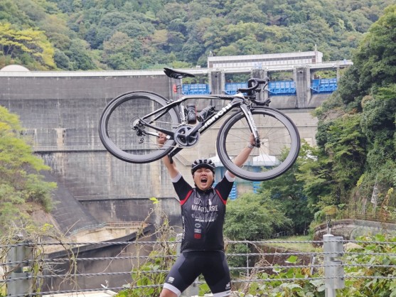 【FINISH LINE】チェーンを触っても全く手が黒くならない！チェーン摩耗が少なくなる新しいチェーンホットワックスを使用してみた！ | 大阪で自転車をお探しならY's Road 大阪本館