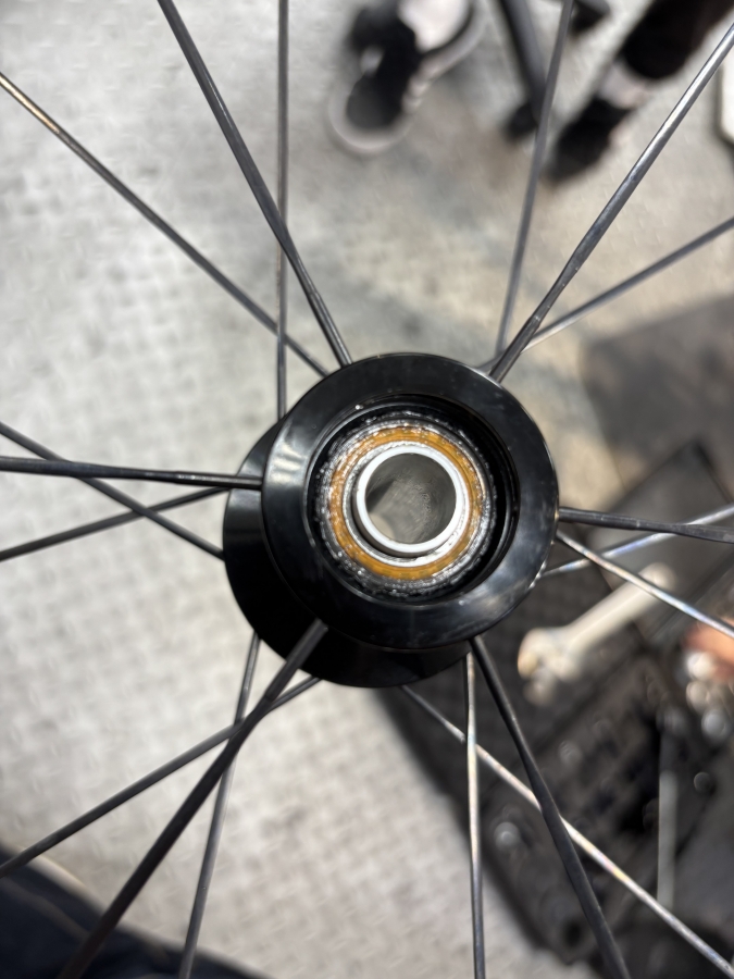 【究極の・・・】Oniベアリングの交換実施しました！ | 大阪で自転車をお探しならY's Road 大阪本館