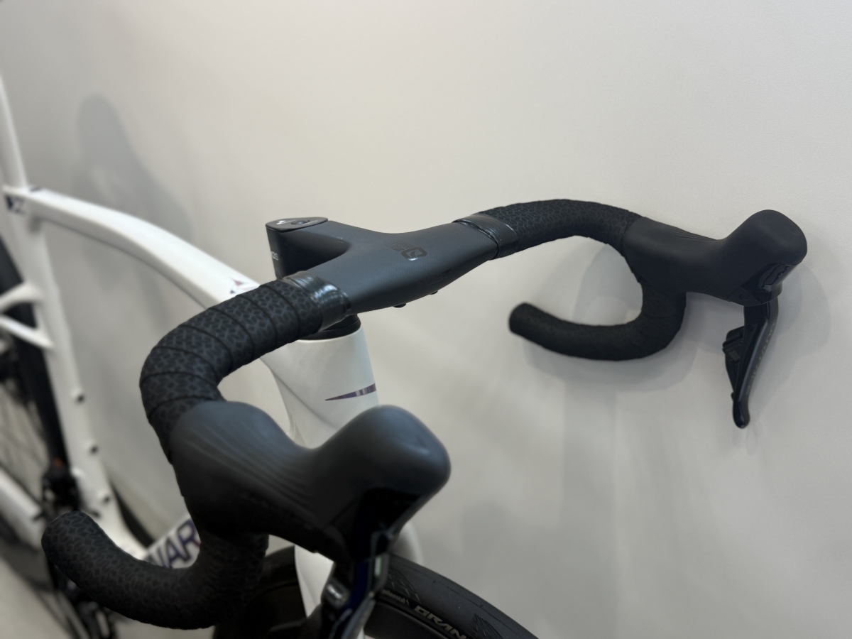 関西でここだけかも！最高級のラグジュアリーイタリアンバイクDOGMA Xの展示車が入荷してまいりました！ | 大阪で自転車をお探しならY's Road 大阪本館