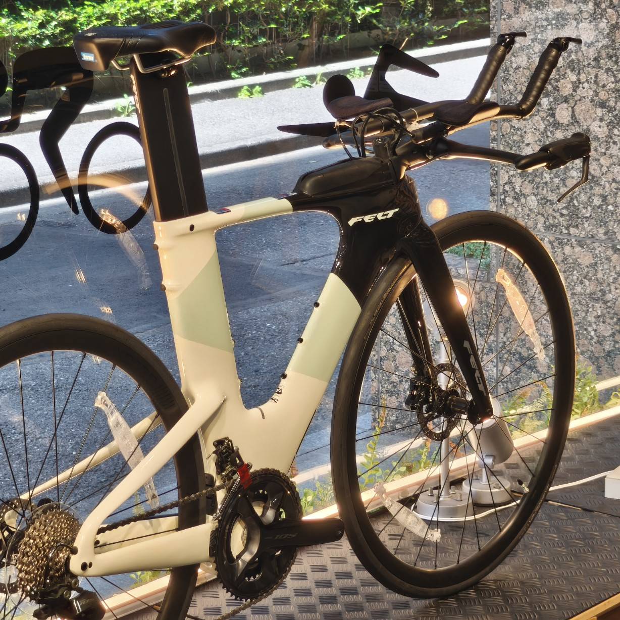 【決算セールVol.2】【FELT】50万円台でトライアスロンバイクを購入いただけるチャンス！！当店トップクラスに人気のトライアスロンバイクの紹介です！… | Y's Road 新橋トライアスロン館