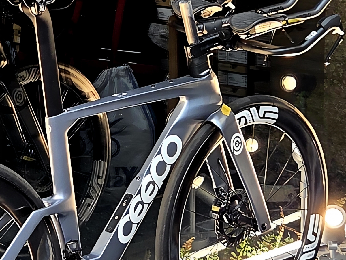 【CEEPO】世界に一台しかないカラーです。特別仕様の超軽量トライアスロンバイクが新橋店にのみ在庫ございます！！ | Y's Road 新橋トライアスロン館