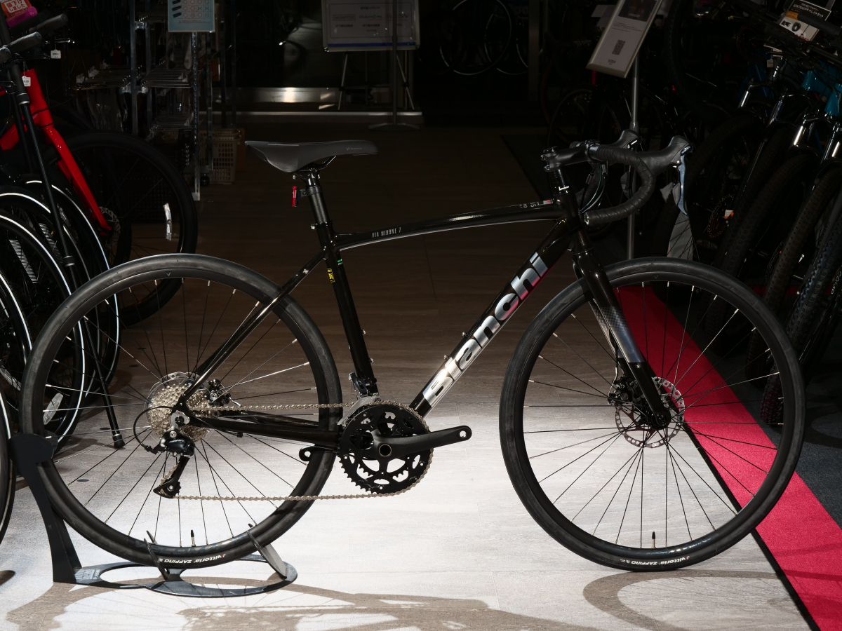 【新橋×BIANCHI】価格改定でお求め安くなったNIRONE DISC 新生活に向けてオススメです！ | 新橋 銀座 港区 中央区でスポーツ自転車をお探しならY's Road 新橋店