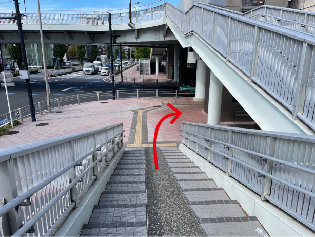 9_歩道橋を下りたら左へ - コピー