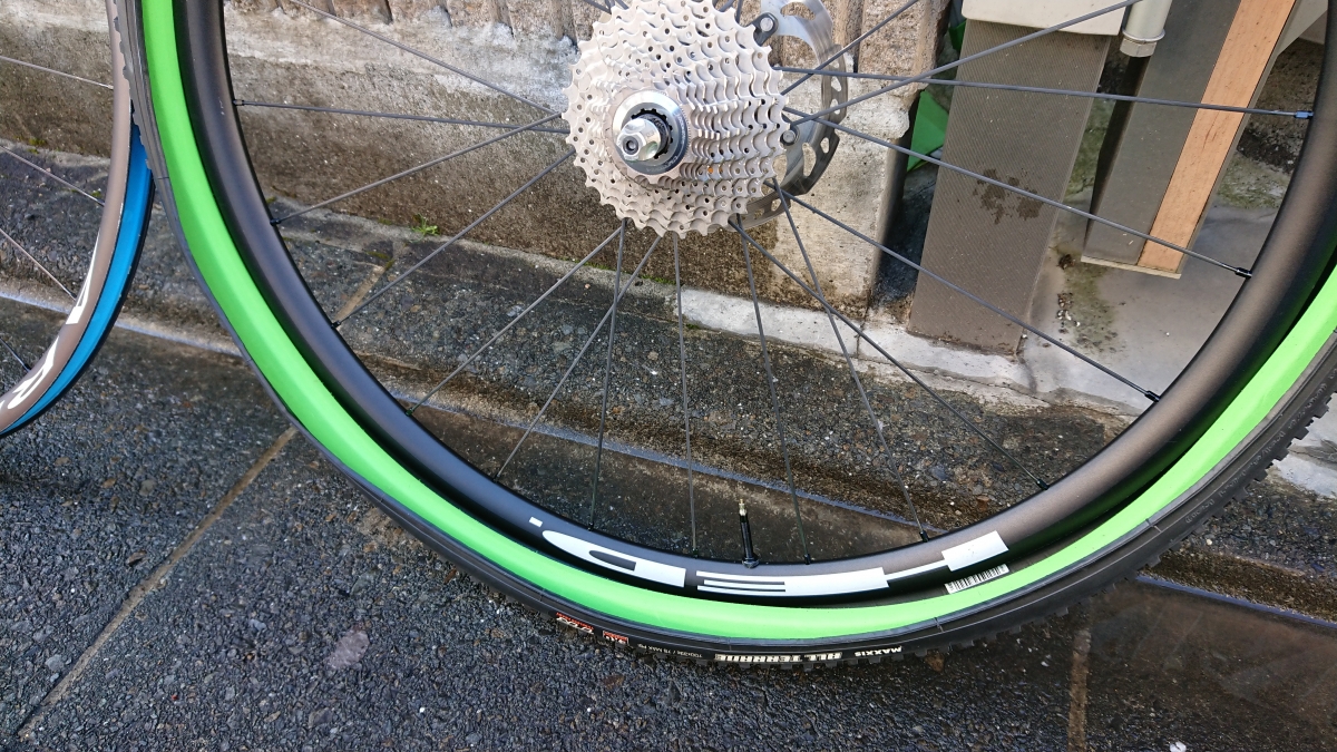 シクロクロスホビーレーサーによるタイヤインサートインプレッション【VITTORIA AIR-LINER GRAVEL】 | 新宿で自転車をお探しならY's Road 新宿クロスバイク館