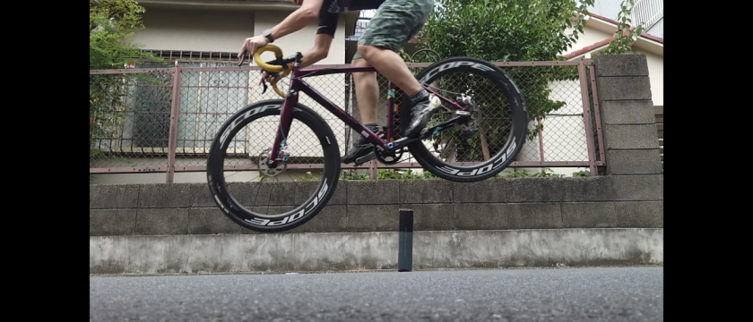 シクロクロス　バニーホップ
