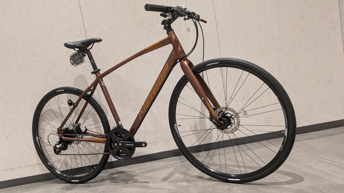【BLACK FRIDAY】メリダの定番クロスバイクがオトクに手に入る！油圧ディスクブレーキモデルが６万円台で？！ | 新宿で自転車をお探しならY's Road 新宿クロスバイク館