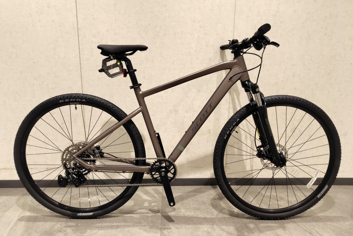 【SCOTT】Fサスが装着されたMTBルックのクロスバイクSUB CROSS 30！全3サイズ展示してます！ | 新宿で自転車をお探しならY's Road 新宿クロスバイク館