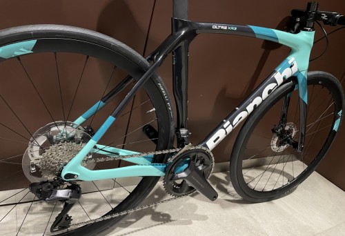 Bianchi OLTRE XR3 CV DISC ULTEGRA Di2