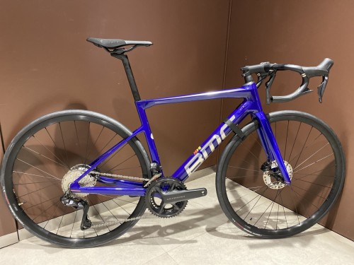 【BMC】これ１台でロングライドからレースまで。【Teammachine SLR THREE】が特価です。 | 新宿でスポーツサイクル・用品をお探しなら Y's Road 新宿本館