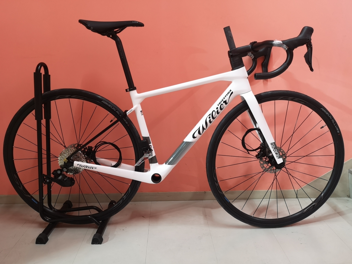【WILIER】エンデュランスロードGARDAの新色が限定1台、特価で入荷してます！ | 新宿でスポーツサイクル・用品をお探しなら Y's Road 新宿本館