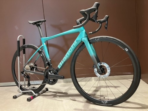【BIANCHI】速さと快適性を追求したスペシャルバイクが入荷致しました！【SPECIALISSMA PRO】 | 新宿でスポーツサイクル・用品をお探しなら Y's Road 新宿本館