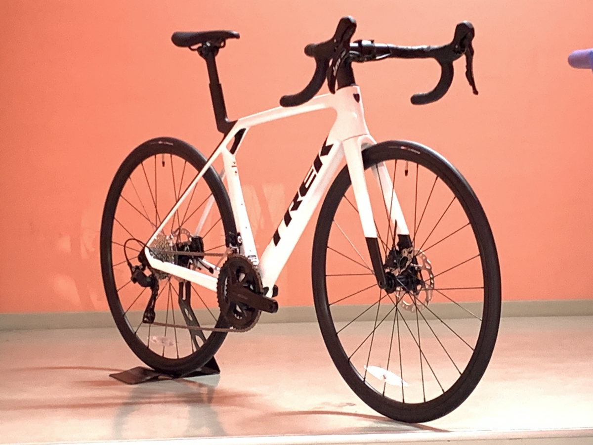 【TREK】やっぱり良かった！！奇抜な見た目は伊達じゃない！TREK MADONE SL5 | 新宿でスポーツサイクル・用品をお探しなら Y's Road 新宿本館