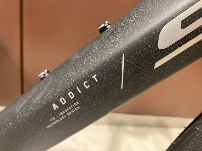 【SCOTT】新カラーの2025年モデル入荷しました！【ADDICT 40】 | 新宿でスポーツサイクル・用品をお探しなら Y's Road 新宿本館