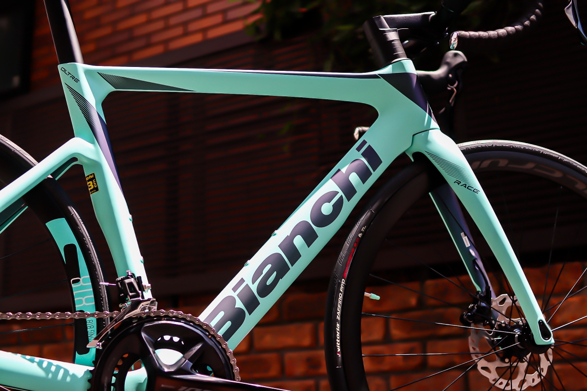 オールラウンドに楽しめる！BIANCHIの大人気エアロロードバイク、OLTRE RACEが入荷！ | 上野、秋葉原、浅草、台東区で自転車をお探しならY's Road 上野本館