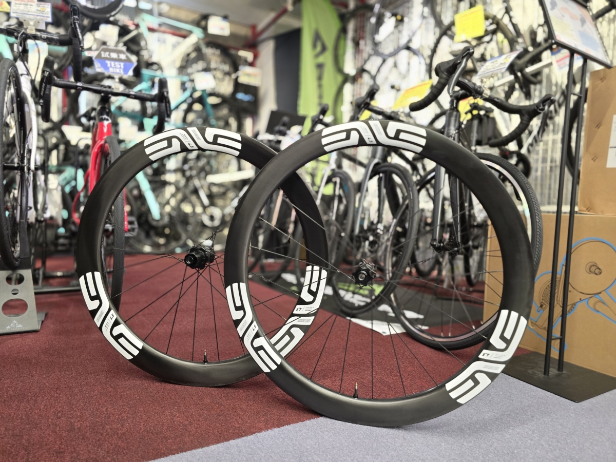 ぽがちゃるとおそろのホイール買ったった「ENVE SES4.5 NEW STRAIGHT SPOKE」 | 上野、秋葉原、浅草、台東区で自転車をお探しならY's Road 上野本館