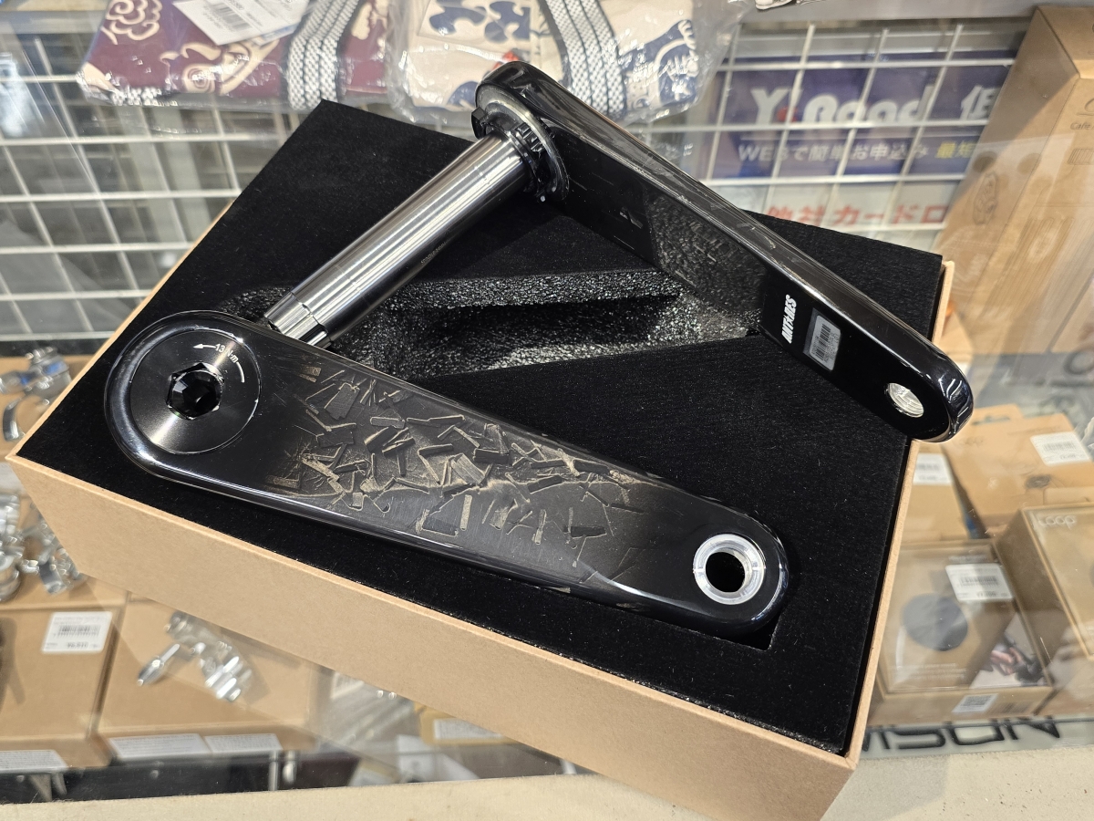 【ANTARES】話題のカーボンクランク入荷したので重量計測してみた | 上野、秋葉原、浅草、台東区で自転車をお探しならY's Road 上野本館