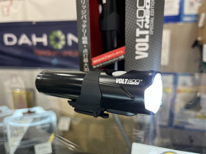 【ライト】ランタイムが二倍！？！？CATEYE VOLT400 NEO SE入荷してます！【スペシャルエディション】 | Y's Road 横浜ワールドポーターズ店