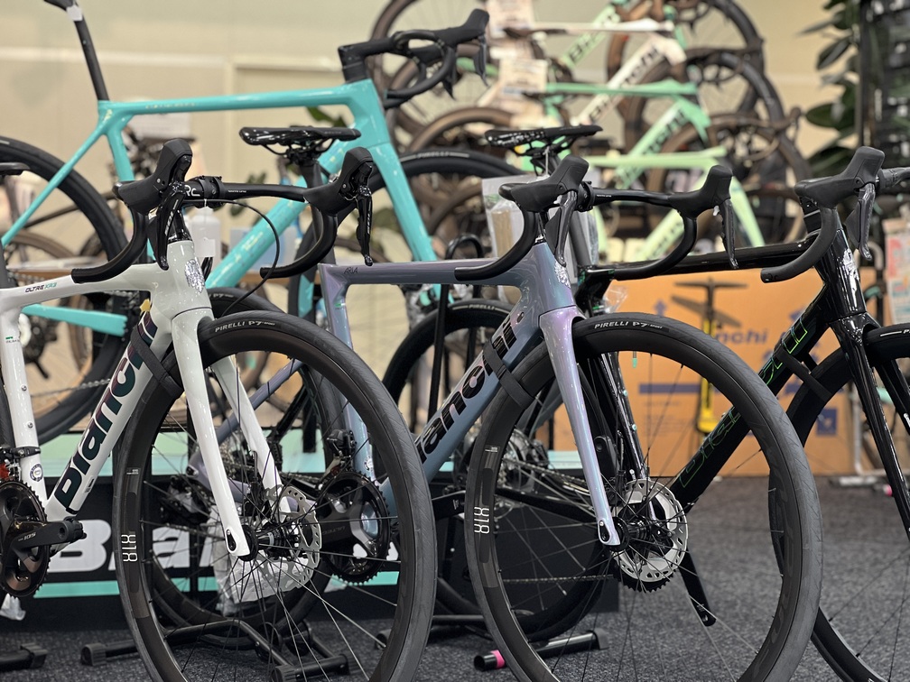 【入荷速報！】スタッフも驚愕の特別価格…！先日告知していたBianchiの人気モデル「ARIA DISC」や「SPECIALISSIMA DISC」… | Y's Road 横浜ワールドポーターズ店
