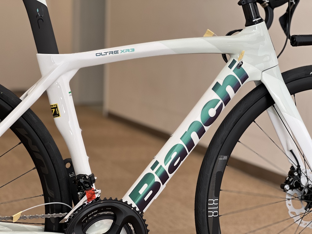 【SALE】このカラーは珍しい。店頭在庫は一台のみ！「OLTRE XR3 105 DISC」18％OFFです。 | Y's Road 横浜ワールドポーターズ店