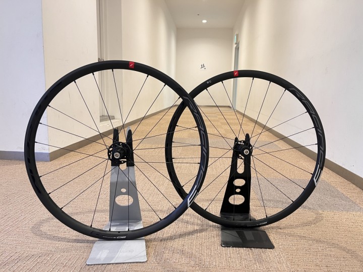【ホイール】軽さより”硬さ”で走るホイール！Fulcrum RACING 3 DB再入荷しました！！【剛性】 | Y's Road 横浜ワールドポーターズ店