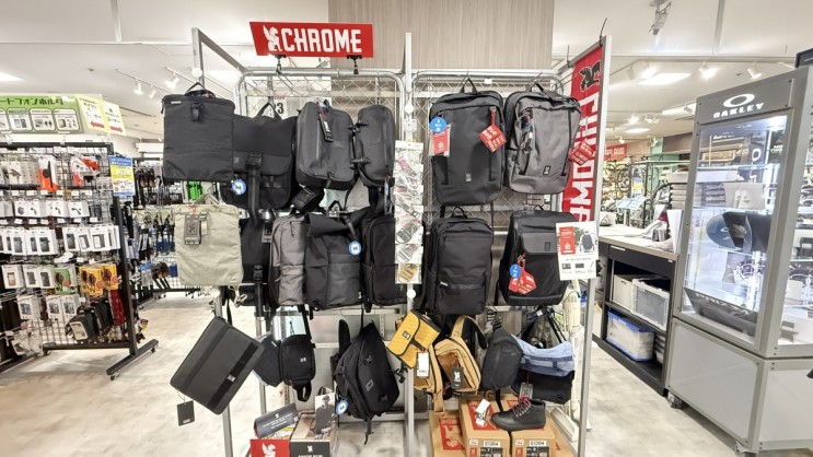 【CHROME】期間限定でCHROMEのバックパックが店頭に登場！ | Y's Road 横浜ワールドポーターズ店