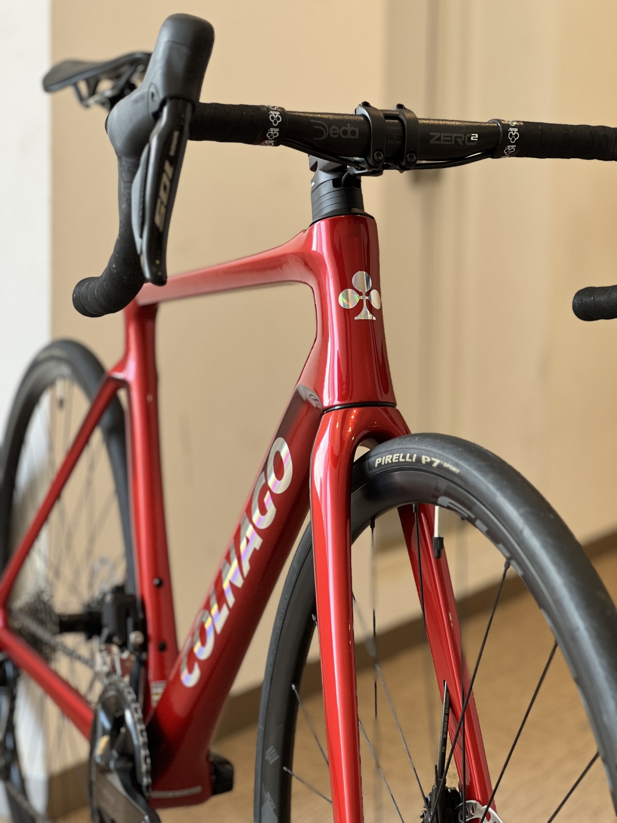 【SALE】高級感もありバイクの完成度も高いピュアレーシングモデル「V4」特別価格でご用意しています。 | Y's Road 横浜ワールドポーターズ店